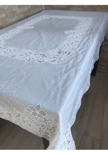 Dantel görünümlü PVC masa örtüsü 120.150 cm beyaz