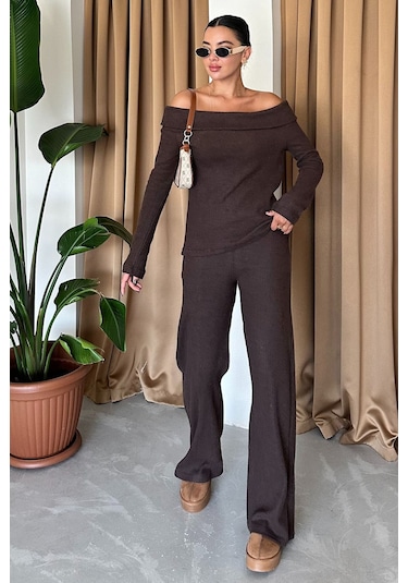 Modagen Selanik Kumaş Madonna Yaka Alt Üst Pantolonlu Takım Kahve