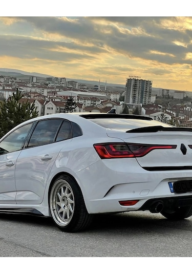 Renault Megane 4 Sedan Uyumlu Yarasa M4 Spoiler Pianoblack İthal