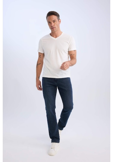 DeFacto %100 Pamuk Regular Fit V Yaka Pamuklu Basic Düz Kısa Kollu Tişört D7938AX25SPWT32 DeFacto %100 Pamuk Regular Fit V Yaka Pamuklu Basic Düz Kısa Kollu Tişört D7938AX25SPWT32