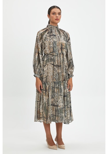 Kadın Uzun Elbise - Yılan Derisi Desenli, Balıkçı Yaka Ve Taşlı Düğme Detaylı, Şık Ve Modern Tasarım - Günlük Ve Özel Kullanım İçin Elbise Yeşil