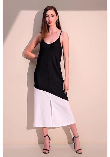 Kadın Siyah & Beyaz Rahat Asimetrik Bloklu Yırtmaçlı Askılı Uzun Elbise Siyah