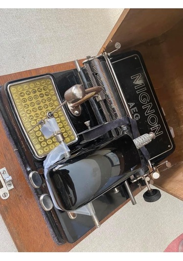 AEG Mignon Model 4 Antika Daktilo - Koleksiyonluk Ahşap Kasalı Daktilo No2