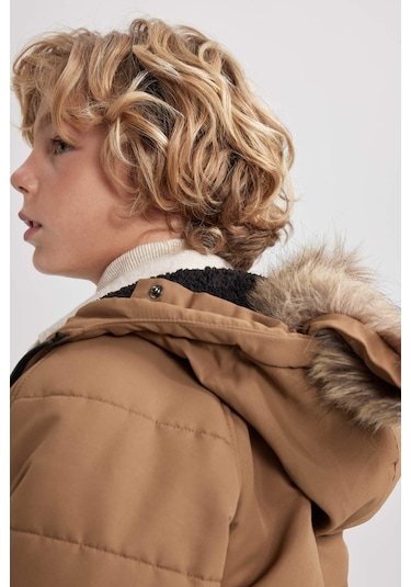 Defacto Erkek Çocuk Su İtici Çıkarılabilir Kürklü Kapüşonlu Pelüş Astar Kaban A2733A823CWBN315 Kahverengi