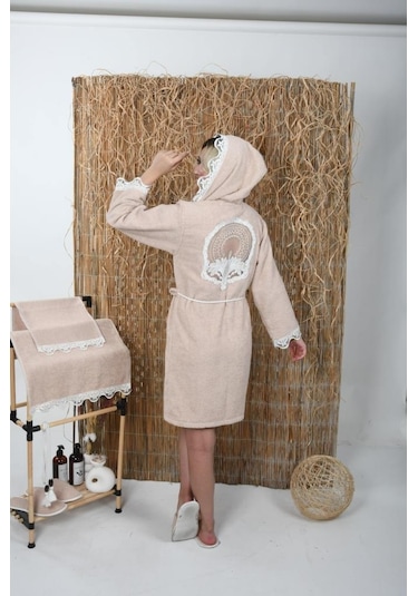 Pavlin Gelin Bornoz Seti 5 Parça Dantelli Çeyiz Bayan Bornoz Seti 001