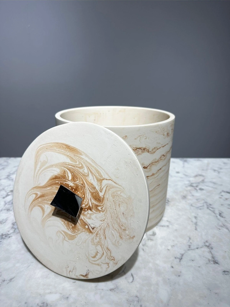 Mermer Desenli Beton Çöp Kovası Banyo Mutfak Tuvalet Wc 18 Cm 4 Litre Bej