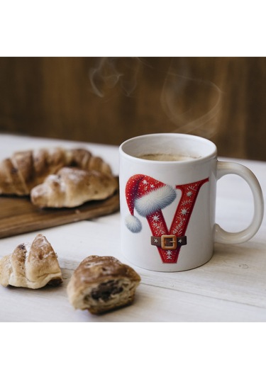 V Harfi Yılbaşı Temalı Bardak 330 Ml Harfli Kişiye Özel Hediye - Yeniyıl / Noel Şapka Tasarım Beyaz