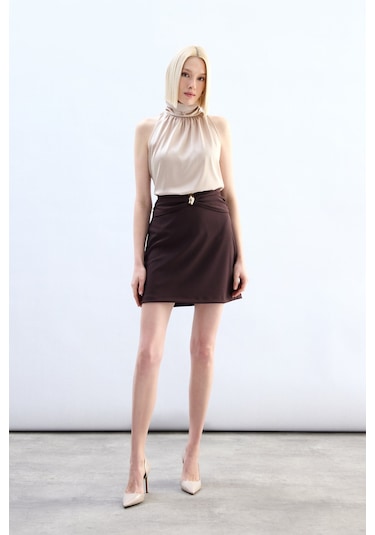 Sateen Bel Aksesuarlı Mini Etek - Kahve-136788 Kahve
