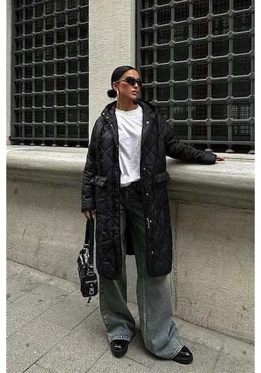 Sensuelle Fermuar Ve Kapşonlu Uzun Kapitone Mont 7062 Siyah