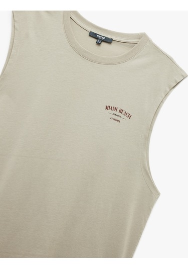 Koton Bisiklet Yaka Kolsuz Pamuklu Arkası Baskılı Atlet Bej 5sam30015mk Ekru