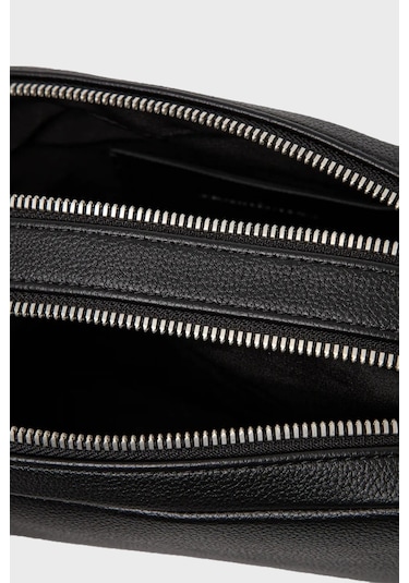 Calvin Klein Logolu Ayarlanabilir Askılı Çanta LV04K3124GUB1 Bayan ÇANTA LV04K3124G UB1 Siyah