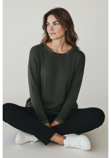 Kadın Yaka Ve Kol Ağzı Taşlı Etek Desenli Bluz Haki