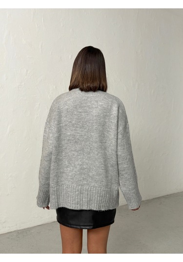 Kadın Yumuşak Dokulu Bisiklet Yaka Oversize Basic Triko Kazak Gri