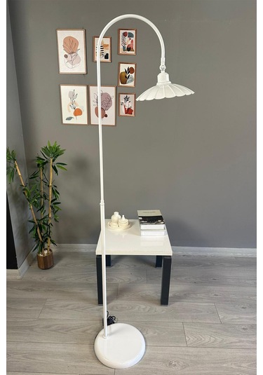 Beyaz Lambader Modern Dekoratif Metal Oturma Odası Çalışma Odası Zemin Lambası 6977 Beyaz