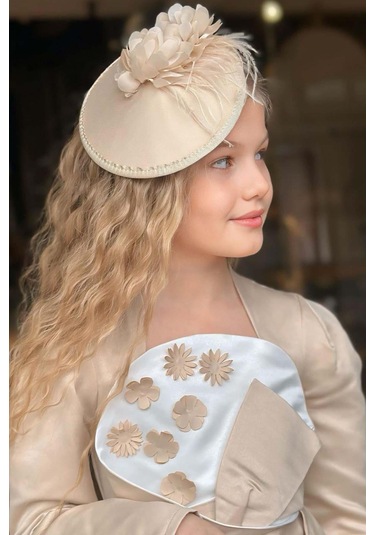 Riccotarz Kız Çocuk Kare Yaka Göğsü Pano Çiçek Asimetrik Kesim Krem Elbise Krem