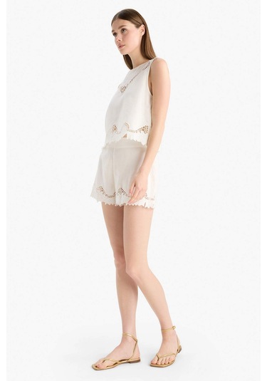 DeFacto Regular Fit Brode Keten Karışımlı Plaj Şortu-Fall in Love E4262AX25SMWT16 DeFacto Regular Fit Brode Keten Karışımlı Plaj Şortu-Fall in Love E4262AX25SMWT16