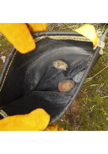 Moveevo Geniş Kapasiteli 29x32 Cm Silikon Yangın Engelleme Çanta, Mangal Kömürü Saklama Ve Sönümleme, Nylon Eldivenli Kamp Çadır Malzemeleri Depolama Torbası Siyah