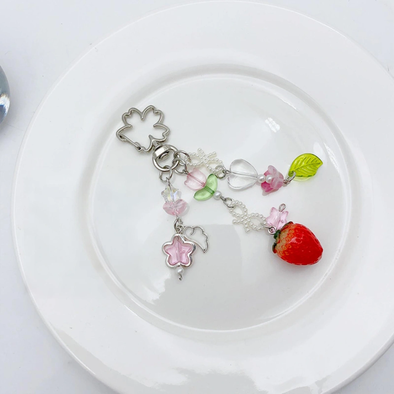 Xindoker El Yapımı Çilek Ve Gitar Desenli Anahtar Zinciri - Sweet Kızgın Stili, Anahtarları Koruma Ve Giyim Aksesuarı Çok Renkli Xindoker El Yapımı Çilek Ve Gitar Desenli Anahtar Zinciri - Sweet Kızgın Stili, Anahtarları Koruma Ve Giyim Aksesuarı Çok Renkli