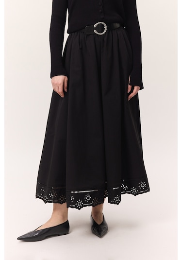 Nakış Detaylı Geniş Etek Siyah Siyah
