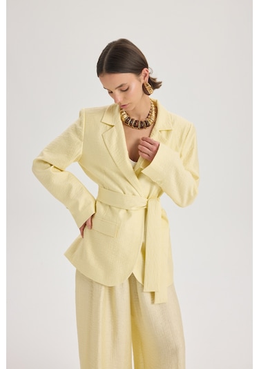 Mai Studios Co. Arisa Kemer Detay Sarı Blazer Ceket Sarı