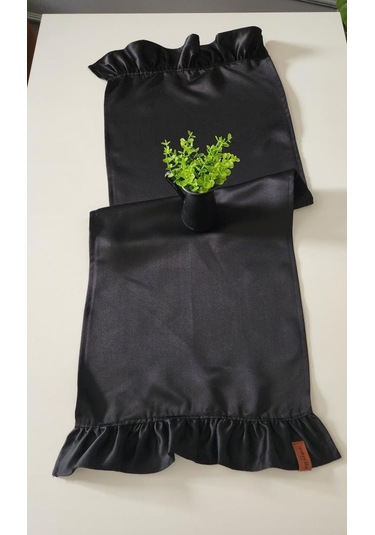 Cemre Saten 2-kenar Fırfırlı Vintage Runner Örtü Siyah 40x110