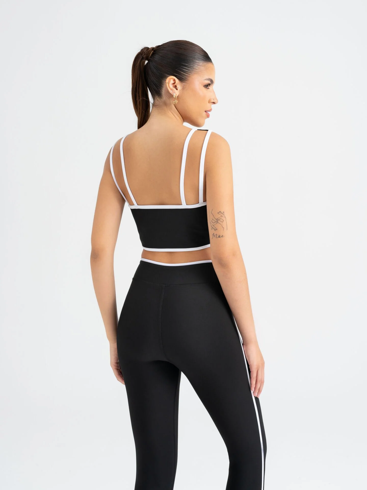 V-line Beyaz Biye Detaylı Siyah Spor Tayt Siyah