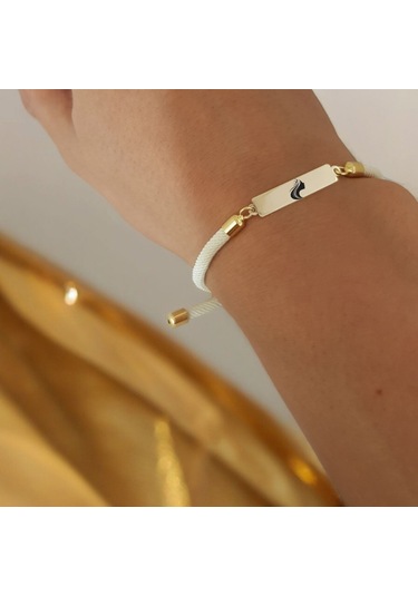 Archin Kraliçe Temalı Beyaz Örgülü 14 Ayar Altın Plakalı Dikdörtgen Figürlü Hediye Bileklik-413sembol Kraliçe