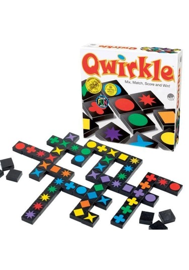 Qwirkle Strateji Oyunu Renk Ve Şekilleri Eşleştirerek Kazanın