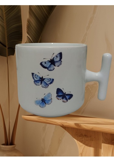 Mavi Şans Kelebekleri Çift Taraf Baskılı T Kupa Bardak Beyaz T