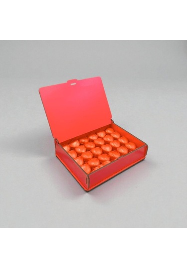 50 Adet Kalp Şeklinde Çikolatalı Kırmızı Ahşap Hediye Kutusu Sevgi Dolu Tatlar