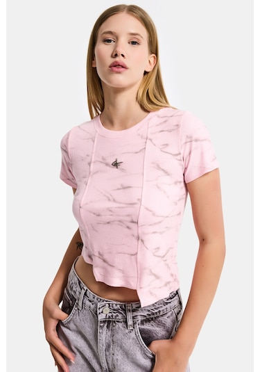 Itsbasic Kadın Pembe W5 Aksesuar Detaylı Asimetrik Kesim Crop Top