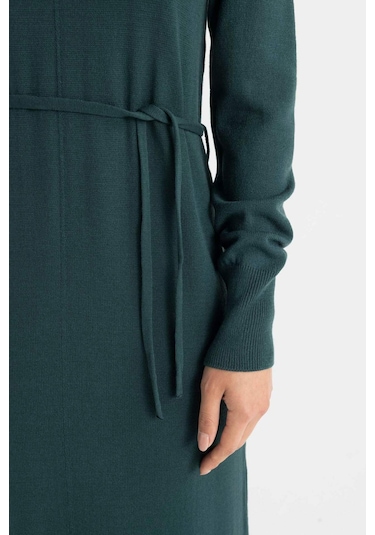 Defacto Regular Fit Yarım Balıkçı Yaka Basic Düz Yırtmaçlı Uzun Kollu Maxi Triko Elbise A9807AX24WNGN956 Yeşil
