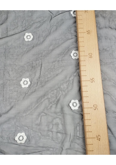 Siyah Üzeri Beyaz Çiçekli File Kumaş En: 90cm-10979 Siyah