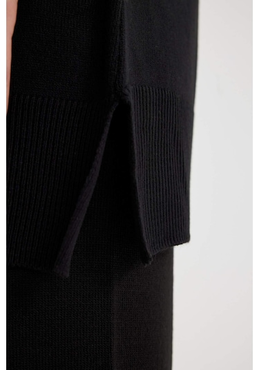 DeFacto Regular Fit Bisiklet Yaka Yırtmaçlı Basic Düz Triko Kazak Tunik H3431AZ24AUBK27