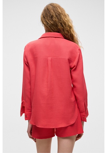 Rea Kadın %100 Pamuk Müslin Kumaş Rahat Kesim Düğmeli Regular Fit Nar Çiçeği Gömlek