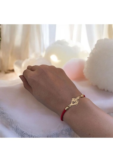 Archin O Harfine Özel Kırmızı Örgülü 14 Ayar Altın Plakalı Minik Kuş Motifli Hediye Bileklik-363harf O
