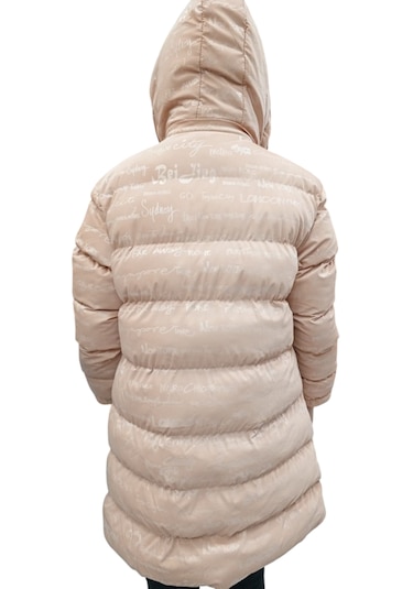 Kız Çocuk Yazı Desenli Kapüşonu Çıkabilen İçi Peluş Astarlı Pudra Renk Midi Boy Mont Pudra