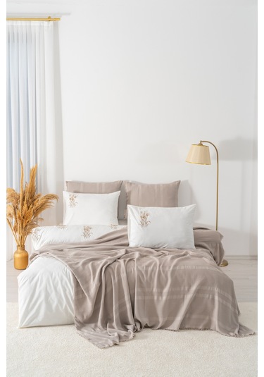 Amara Vizon Nakışlı Çift Kişilik %100 Pamuklu Nevresimli Pike Seti - 7 Parça Çeyiz Seti Vizon