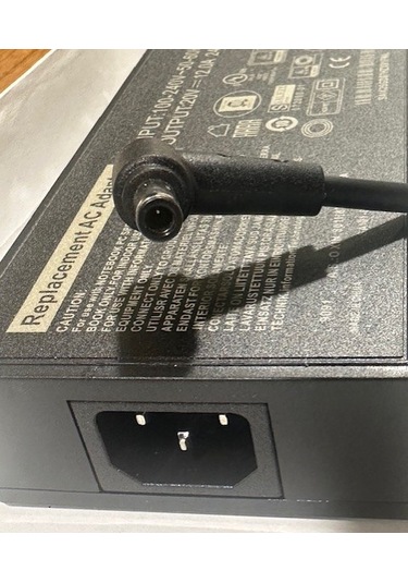 20 Volt 12 Amper Asus Uyumlu Adaptör 240 Watt 6.0 Mm 3.7 Mm Asus Uyumlu Notebook Adaptör