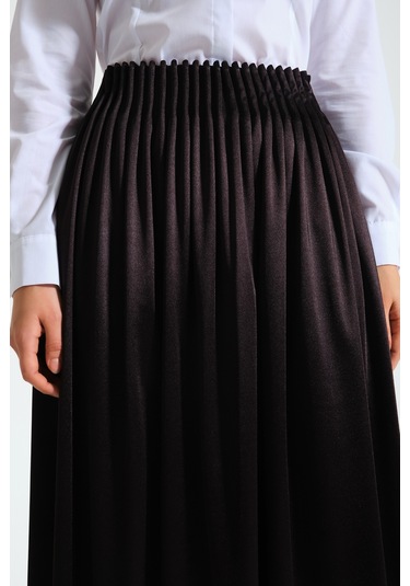Mizalle Beli Pliseli Krep Siyah Etek Siyah