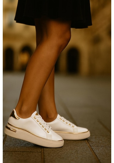 Kadın İnce Şerit Detaylı Kalın Taban Spor Ayakkabı Beyaz