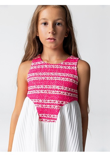 Sheshe Göğsü İşlemeli Kolsuz Pileli Kız Çocuk Elbise Renkli