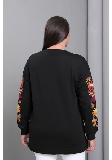 Kolları Nakışlı Yırtmaçlı Sweatshirt Siyah