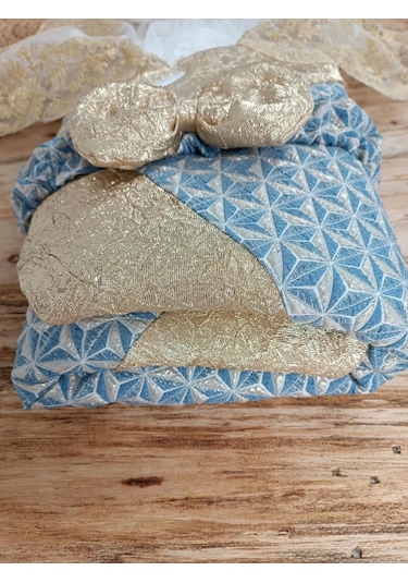 Yenidoğan Piramit Desenli Güpür İşlemeli Bebek Battaniyesi Kundak Gold Gold