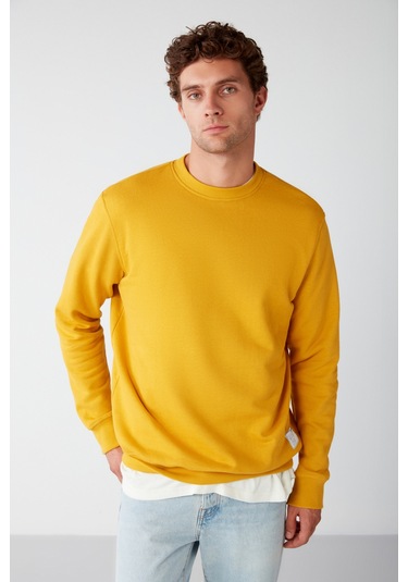 Travis Erkek Yumuşacık Kumaşlı Regular Fit Yuvarlak Yakalı Safran Sarı Sweatshirt