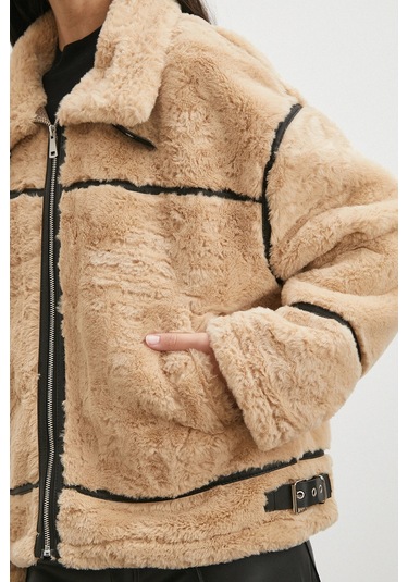 Ters Detay Peluş Lamine Mont Bej Bej