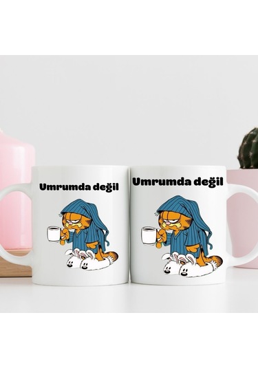 Umrumda Değil Tasarımlı Hediye Kupa Bardak Renk