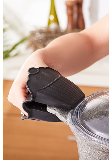 Karaca  Biogranit Brian 9 Parça Fırın Eldiveni Hediyeli Döküm Tencere Seti