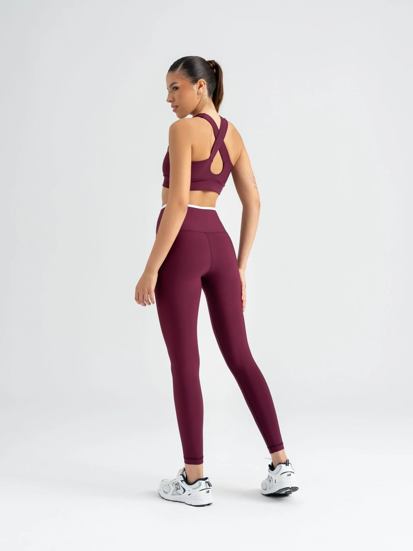 Çapraz Beli Beyaz Biye Detaylı Spor Tayt Mürdüm