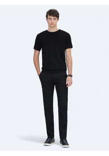 Siyah Bisiklet Yaka Desenli Triko Siyah